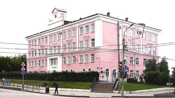 Директору пермской гимназии, где девочкам завысили баллы, объявят выговор
